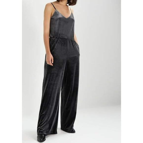 Weekday Black Velvet Jumpsuit Wide Leg Adjustable Straps V-Neck Women's Large - Picture 6 of 14